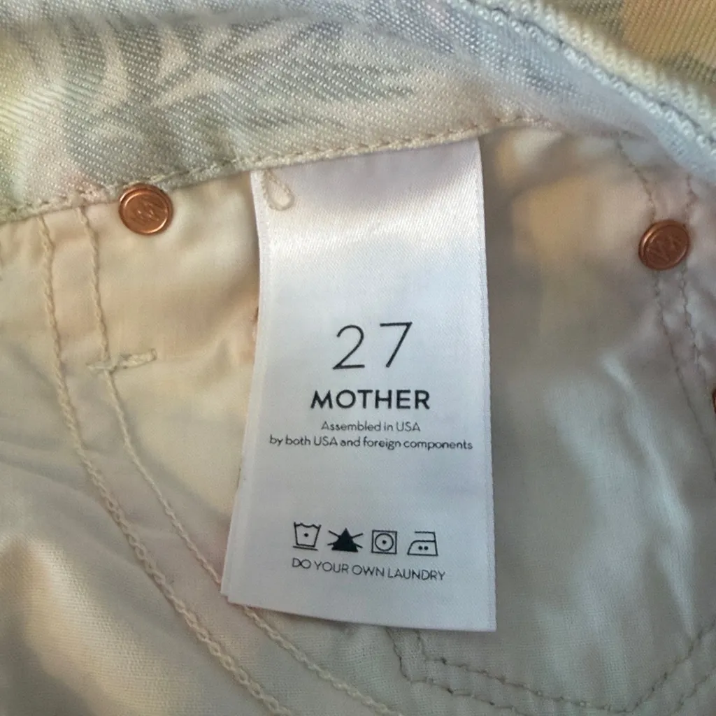 Mother Size 27 The Looker Ankle Fray Jeans in So Far Gone Floral Red - Image 14