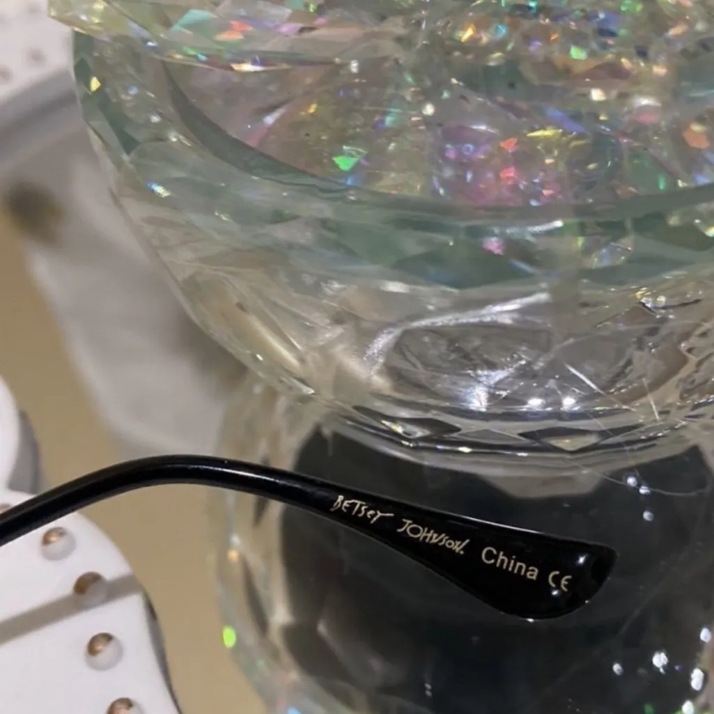 Betsey Johnson Black Sunglasses with Iridescent Lenses - Image 4