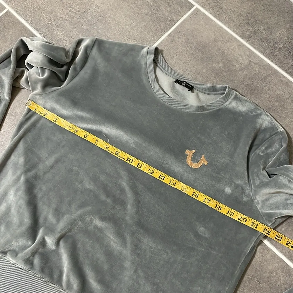 True Religion Griffin Glitter Velvet Pullover Sweatshirt size Medium - Image 8