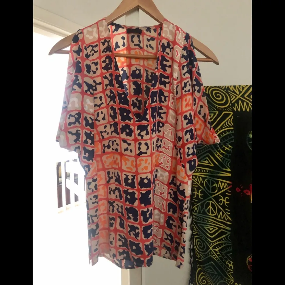 Silk mosaic blouse sz S - Image 2