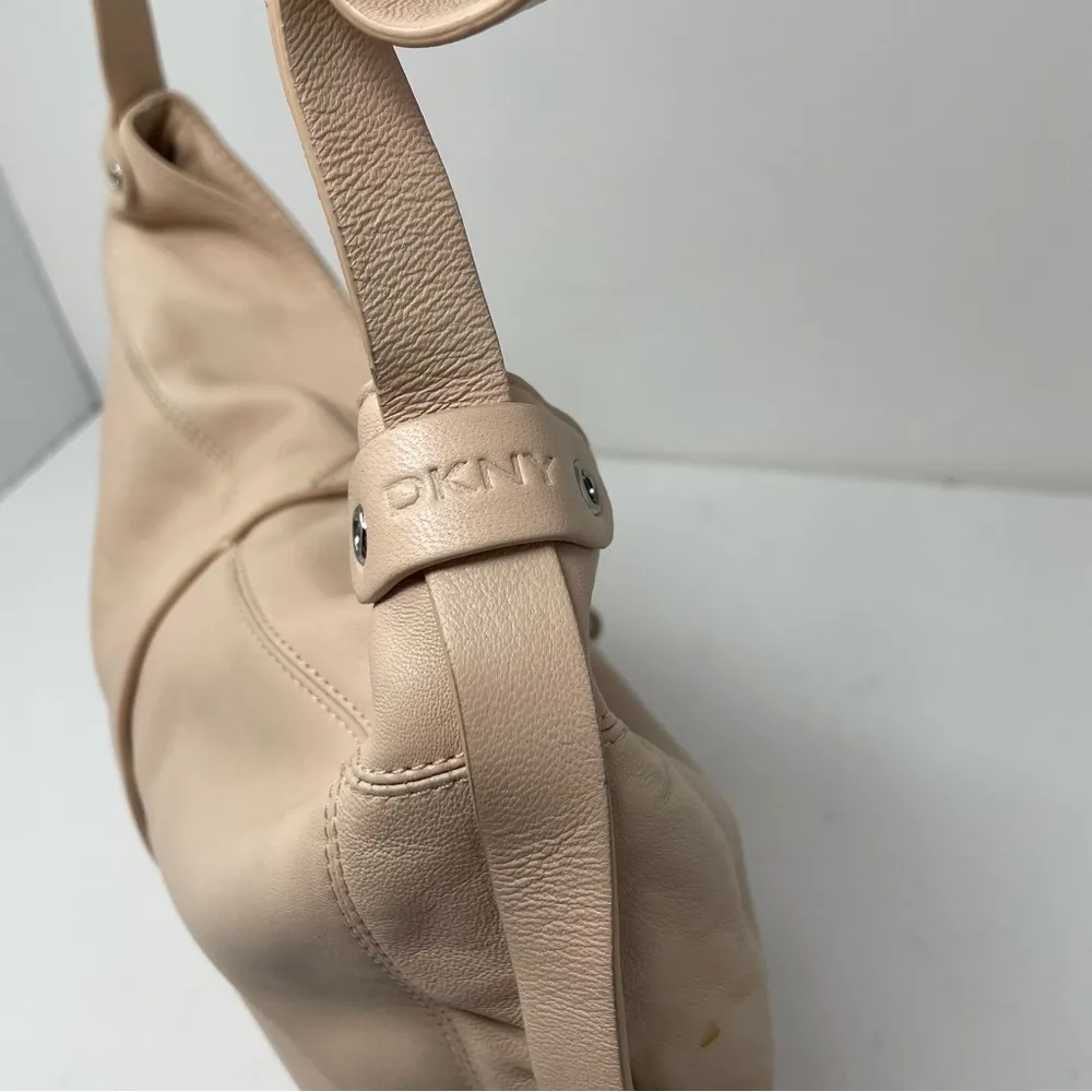 DKNY peach/nude leather shoulder bag - Image 8