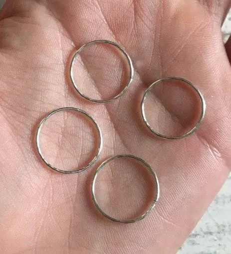 Handmade set of sterling silver midi rings - Image 4