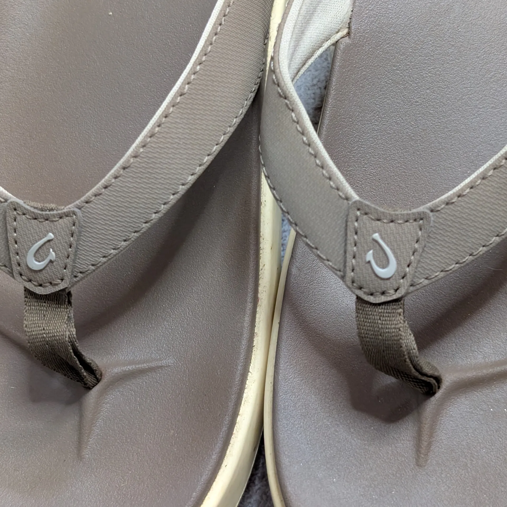 OluKa Womens Warm Taupe Nua Pio Flip Flop Sandals Size 9 Brown - Image 6