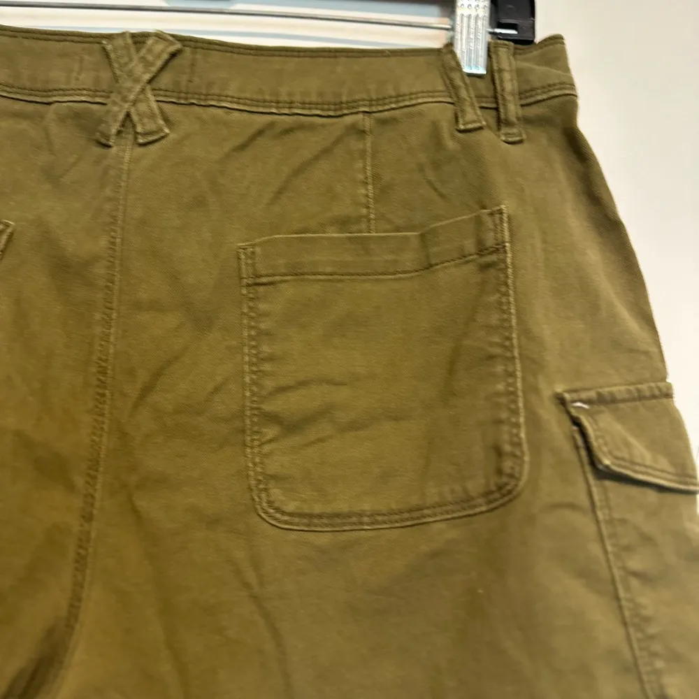 Women’s Sz: 10 Natural Reflections Army Green Cargo Shorts. Stretch Cotton. - Image 14