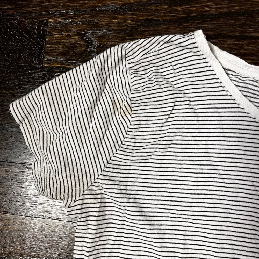 Black and White Striped Asymmetric Hem Tee - Image 8