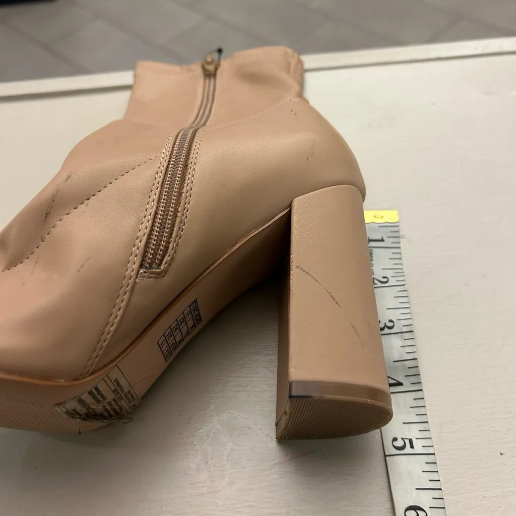 Boots Forever 21 Chic Beige Heeled Boots 7 1/2 - Image 4