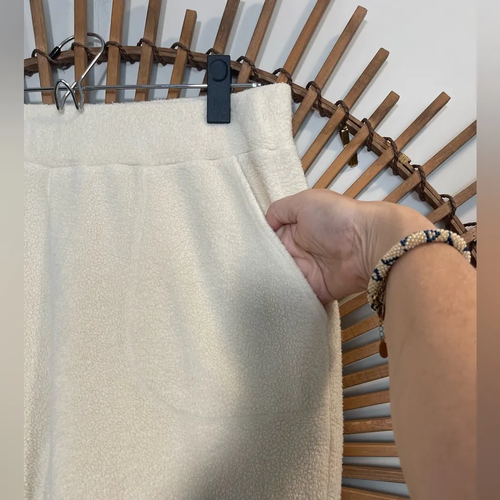 Sundry Faux Sherpa Patch Pant Joggers Cozy Ecru Loungewear Small - Image 6