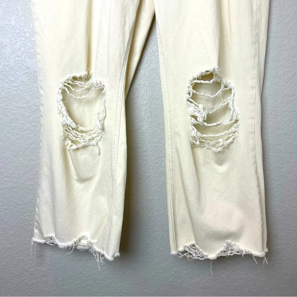 Bohme  Women's Cream Distressed Cropped Jeans Size 32 - Image 3
