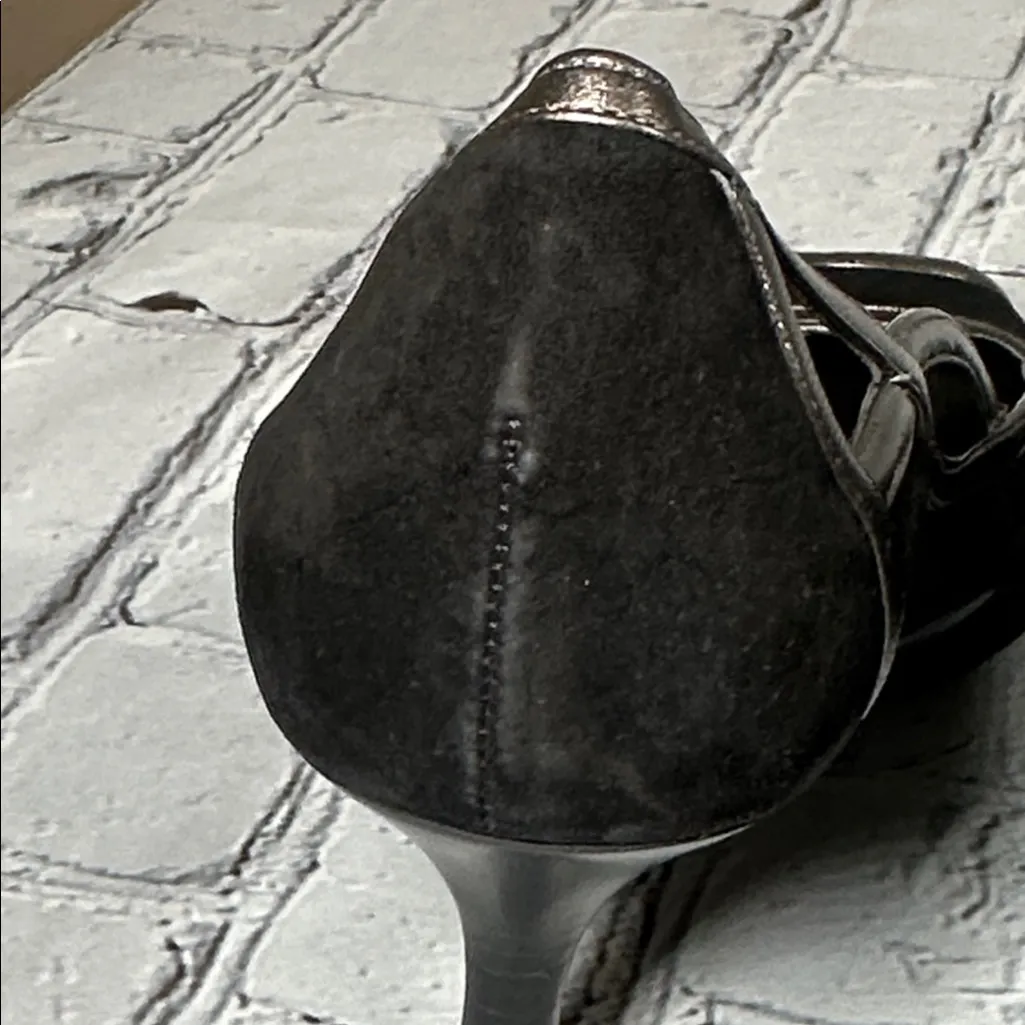 Gianni Bini Black and Metallic Silver Heels Open Toe size 8 M Leather Upper - Image 6