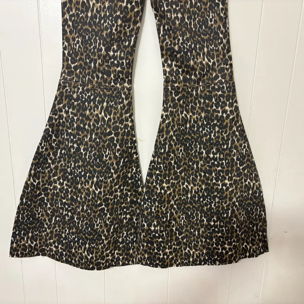 Blank Paige Leopard Print Bell Bottom Jeans Raw Hem Size M - Image 7