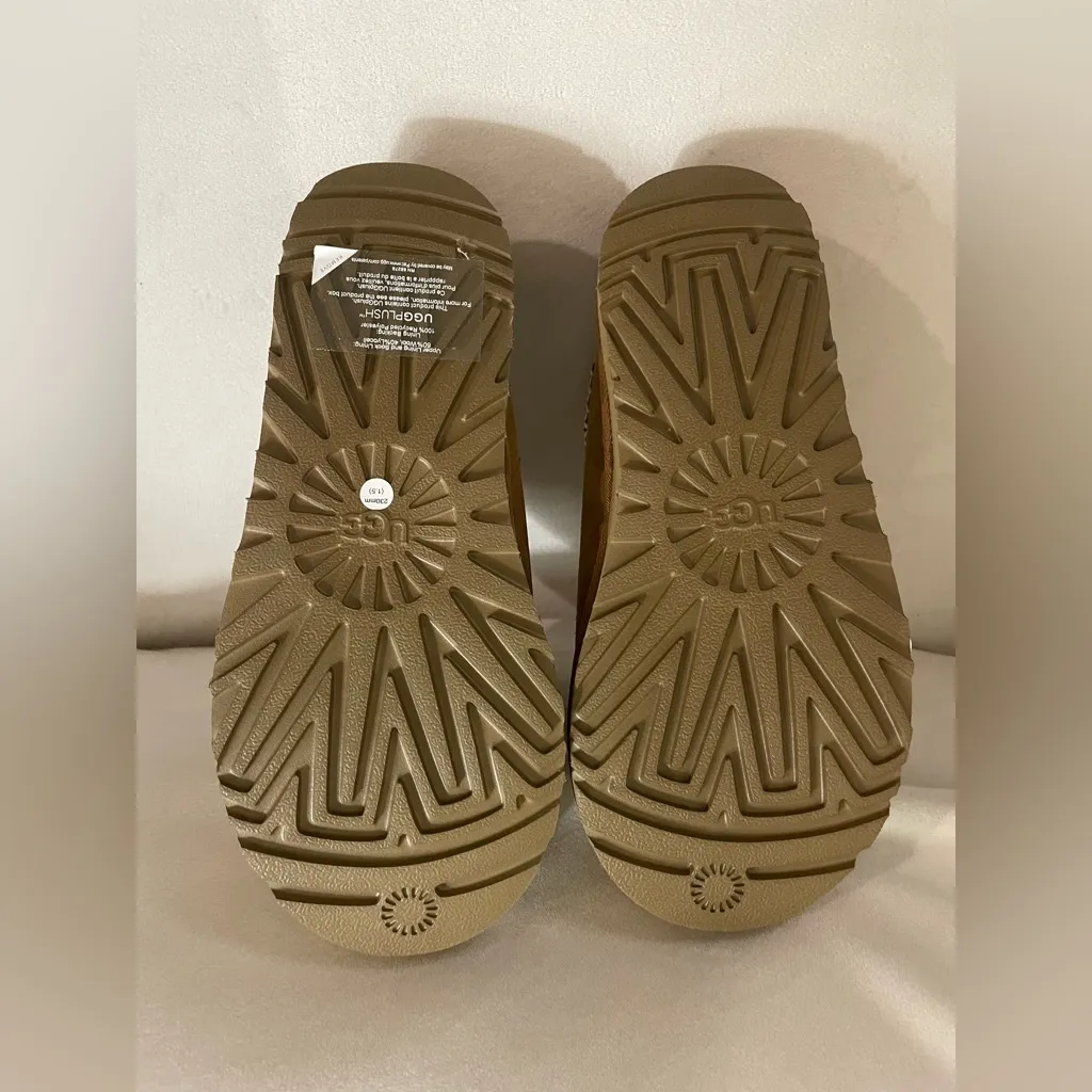 UGG NIB Tasman Slippers Shoes Chestnut Color Size 6 Women - Image 7