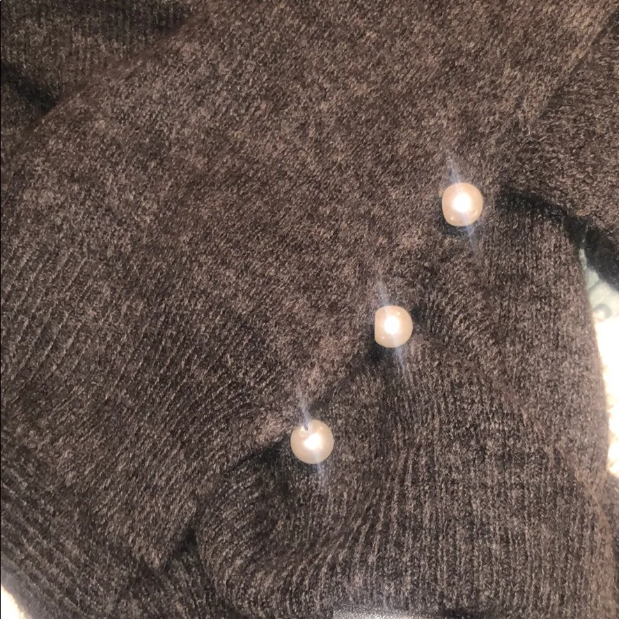 Vero mods grey sweater large NWOT - Image 3