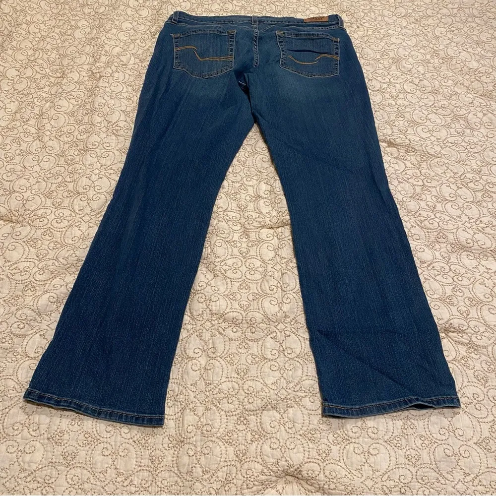 Signature by Levi Strauss Women’s Modern Straight Leg Jeans Size 16 Blue - Image 3