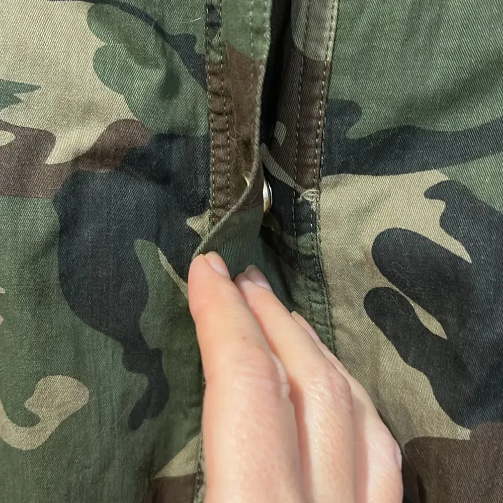 Miss London Black Label Camouflage print hooded jacket size small - Image 8