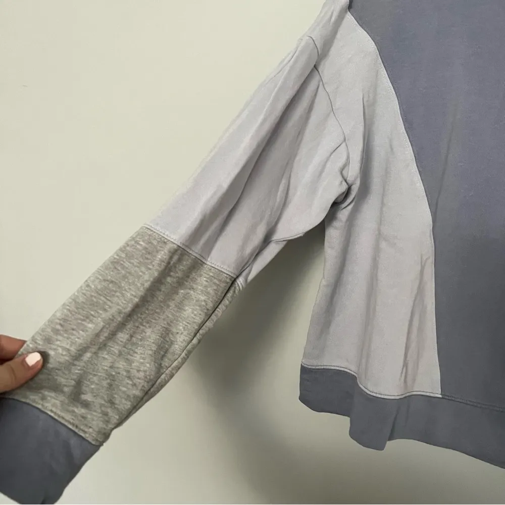 Splendid Colorblock Light Blue Gray Crewneck Sweater Sweatshirt Size S - Image 9