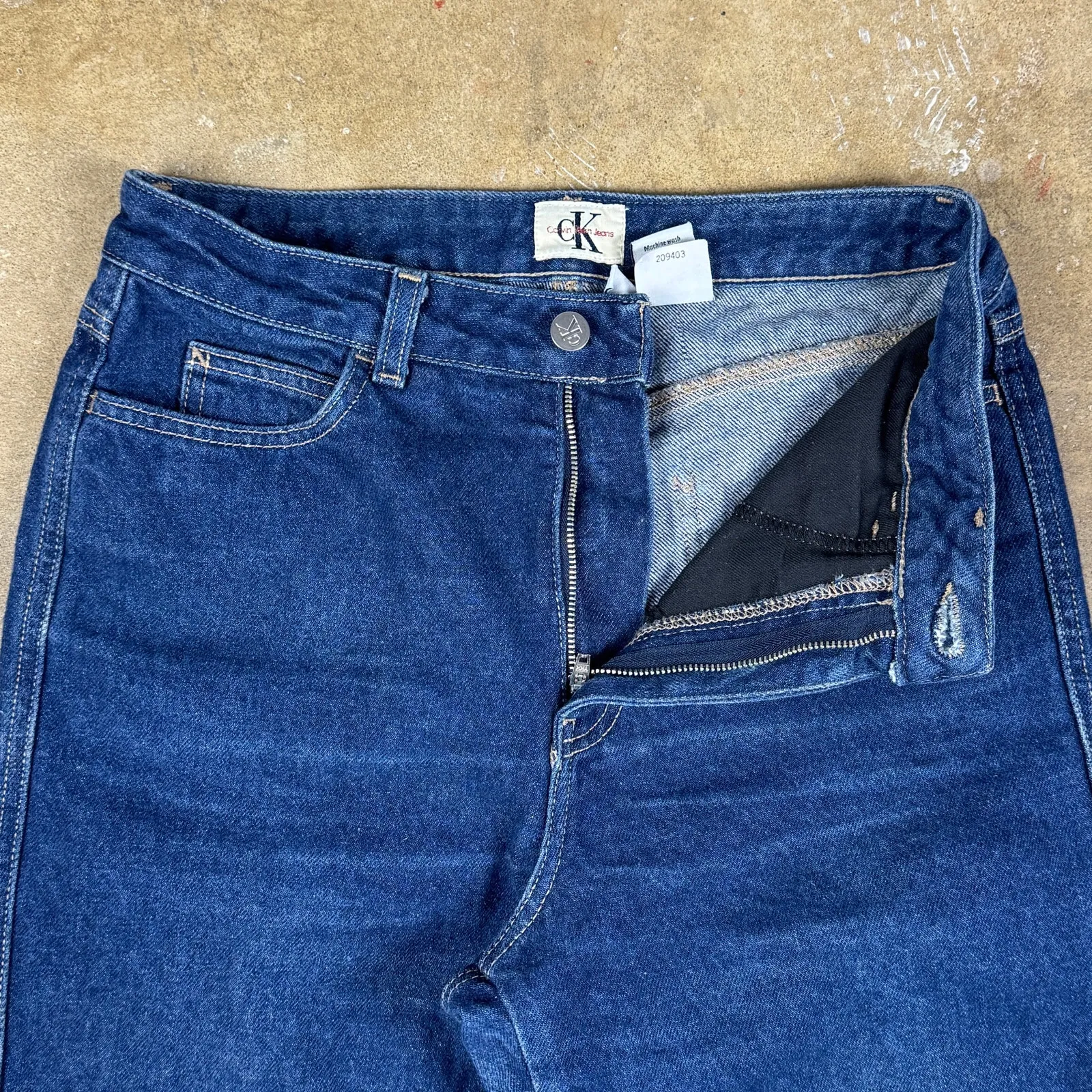 Vintage Calvin Klein Jeans Women’s Size 9‎ Straight Leg High Rise USA Denim - Image 4