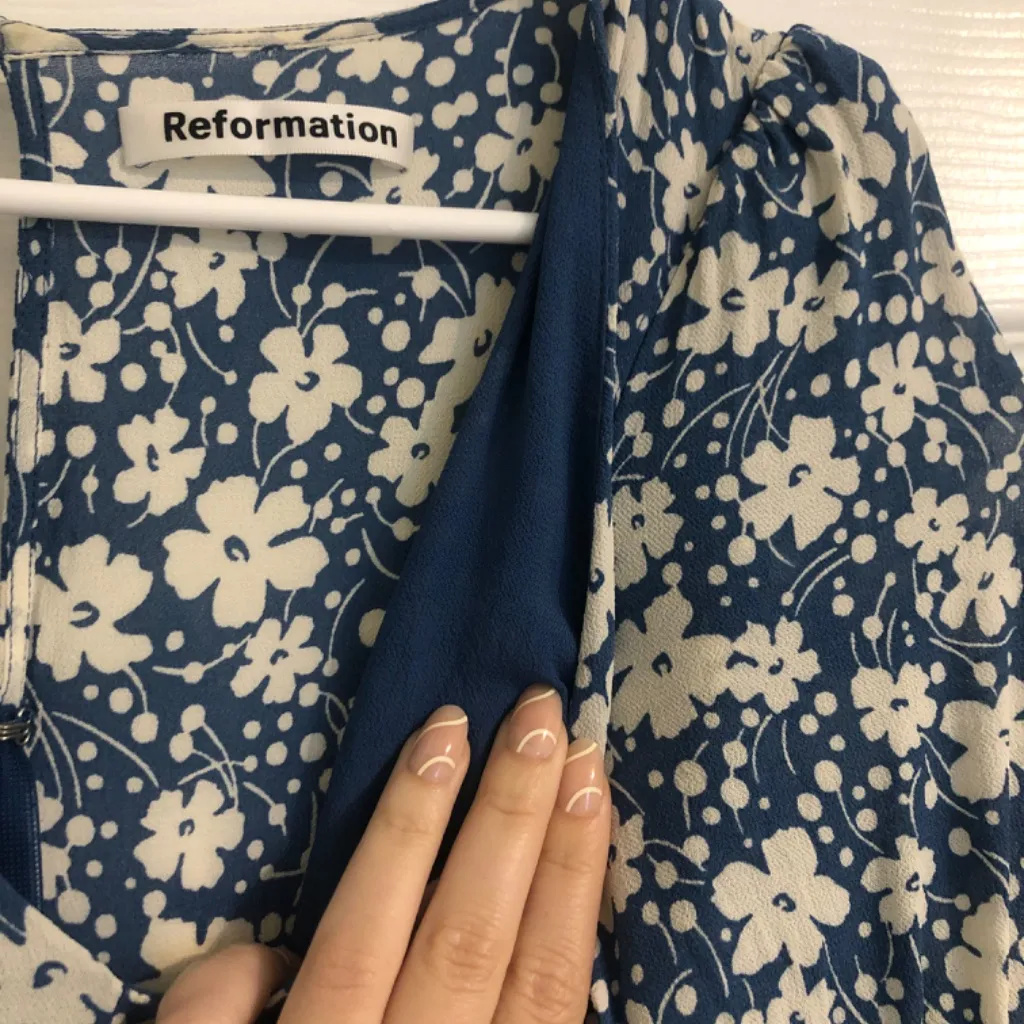 Reformation Blue Nantes V-neck Floral Print Prairie Side Slit Midi - Image 7