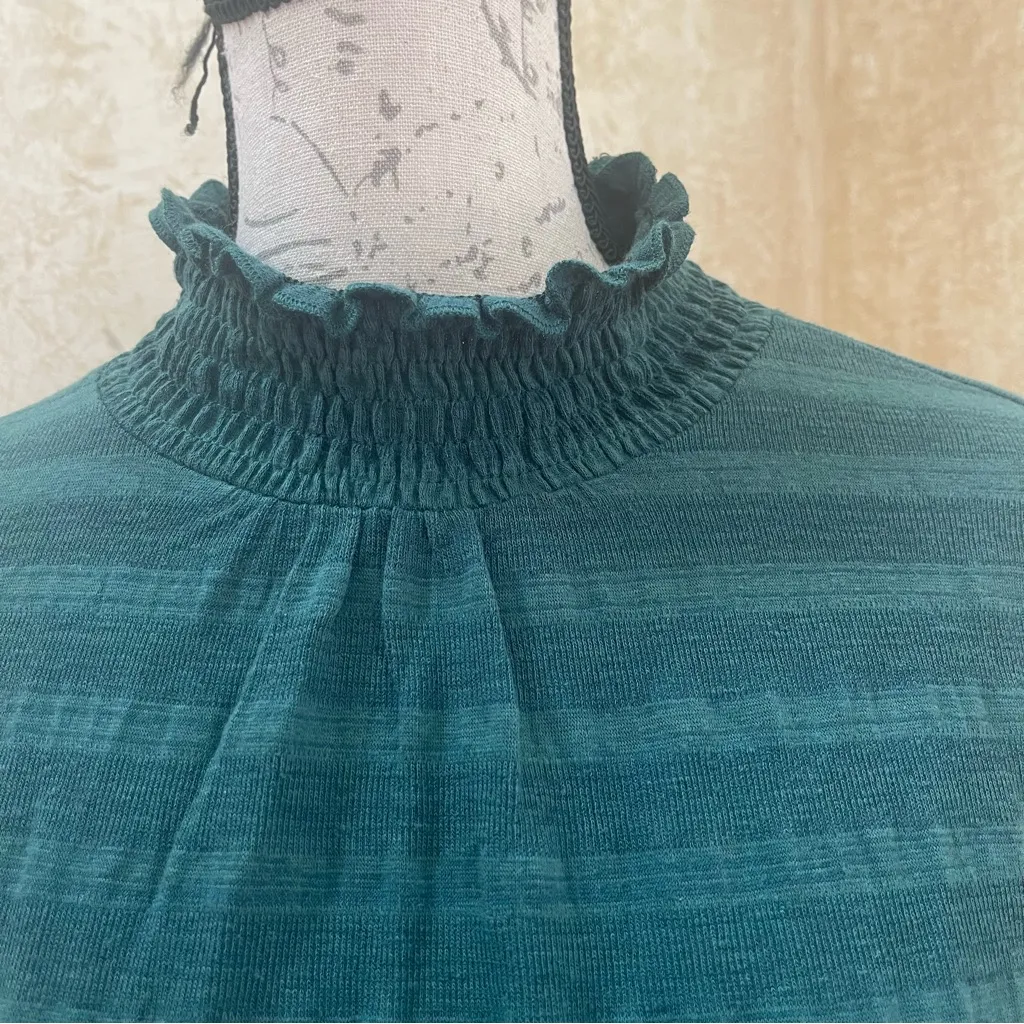 W5 Green striped  short sleeves turtleneck smoked neck top blouse Sz XLarge New - Image 4