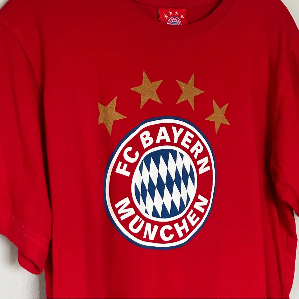 Women's Red Graphic Tee Size M - Image 3