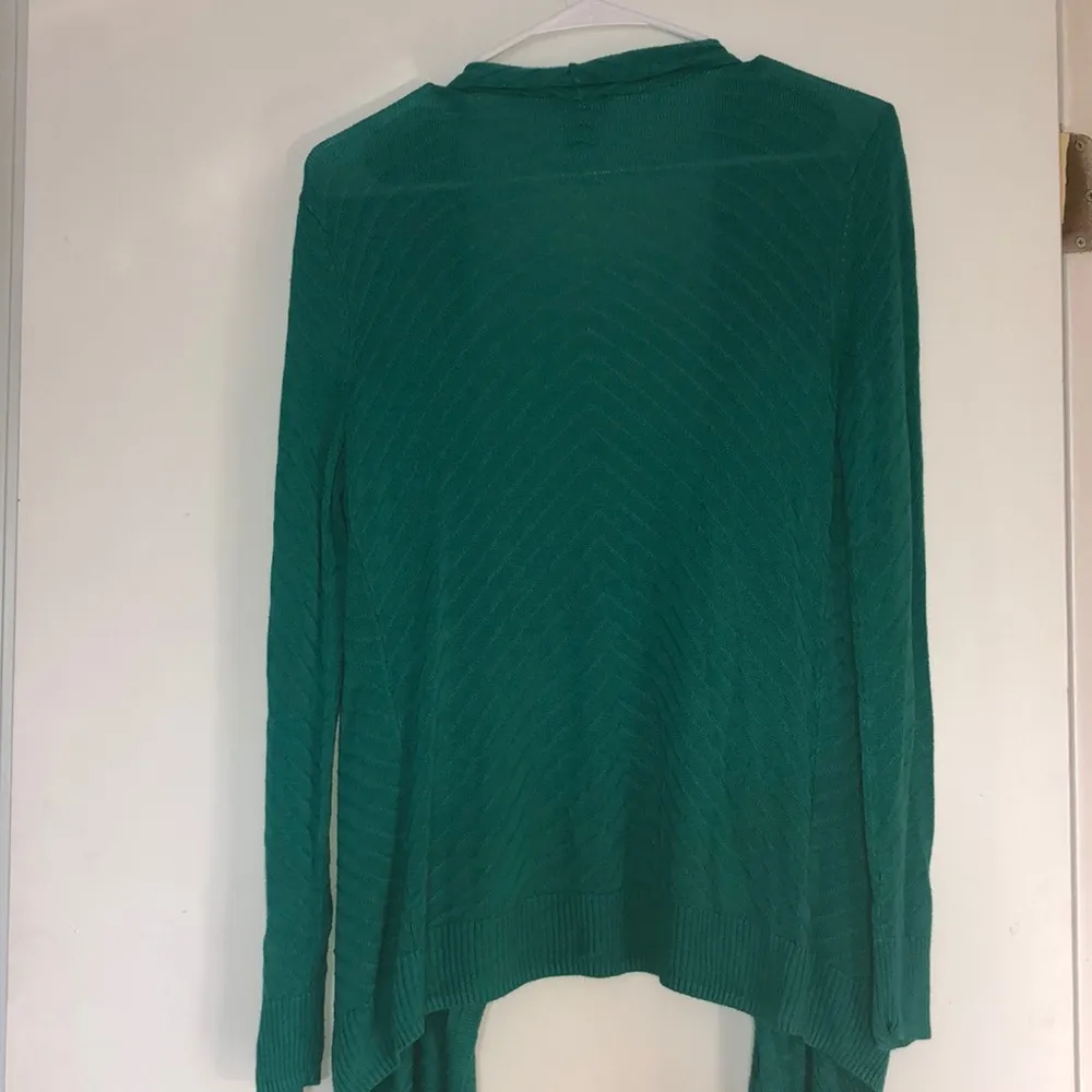 ANN TAYLOR Factory Green Cardigan Size Medium - Image 3