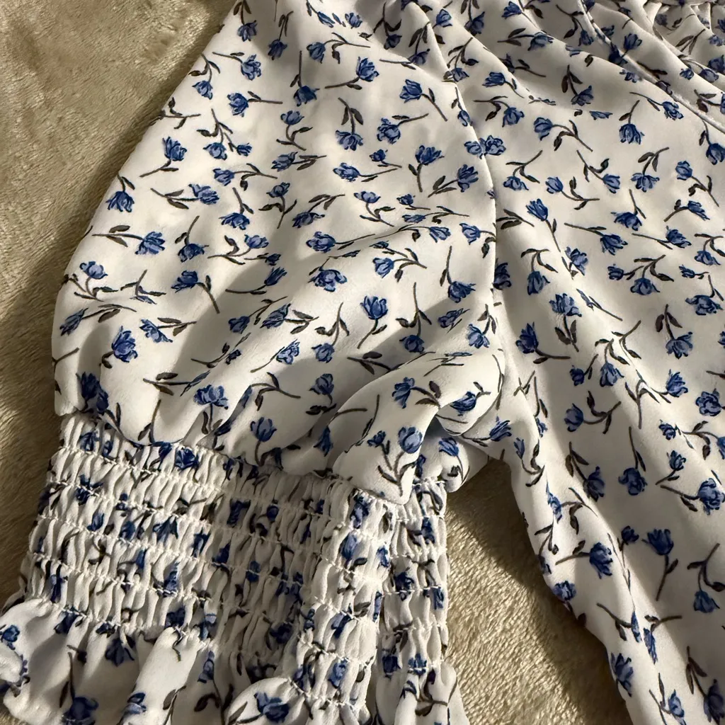 Sienna Sky Blue and White Smocked Blouse size M - Image 10