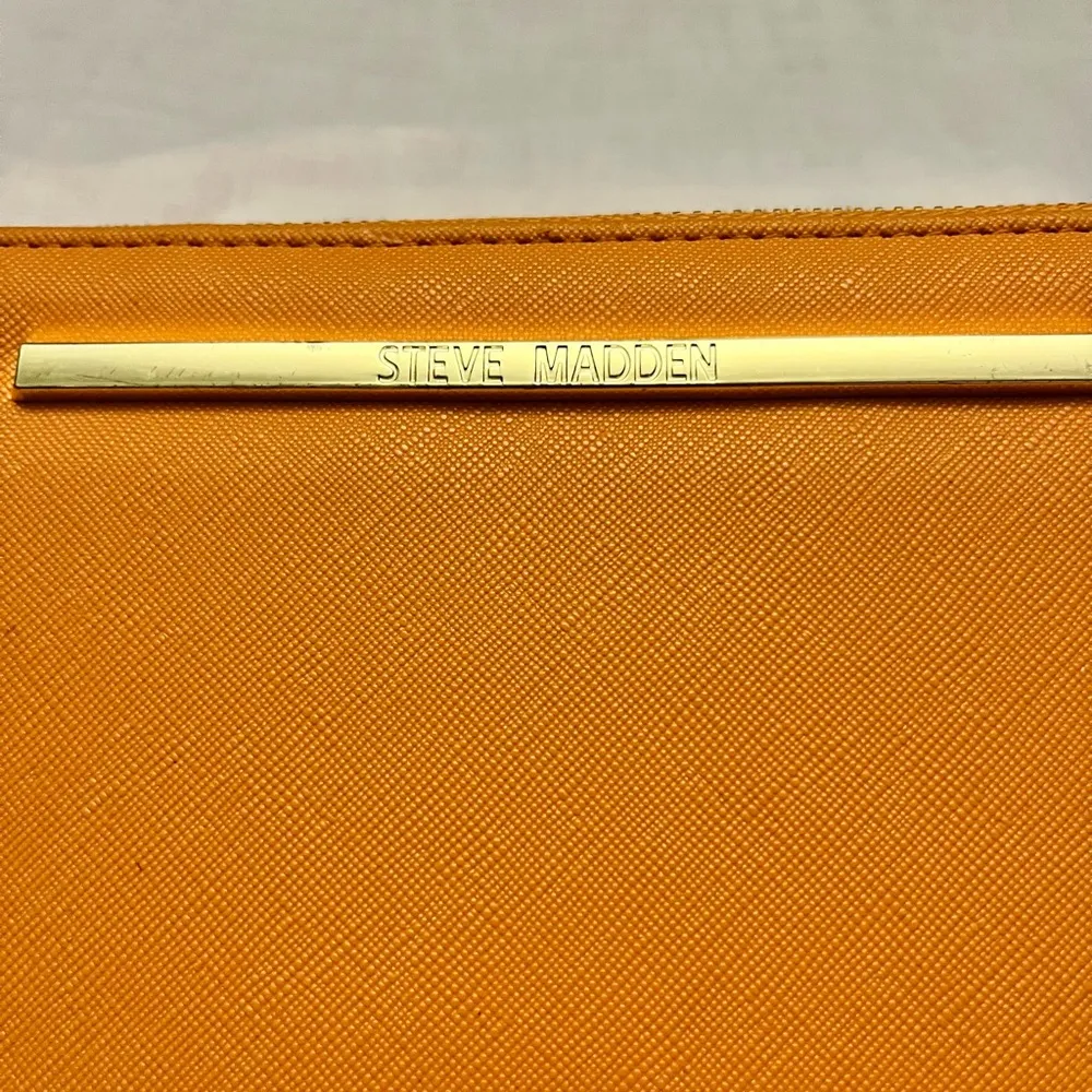 Steve Madden Orange Clutch Wristlet Sleek Design - Image 2