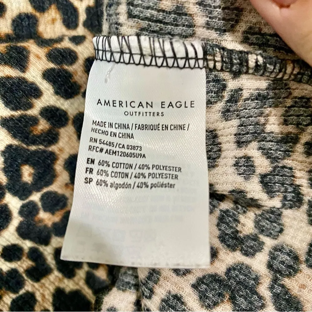 American Eagle Women’s Cheetah Print Crop Top Brown Size Small EUC - Image 5