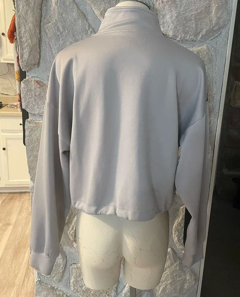 Sports Illustrated Arctic Gray Cropped Long Sleeve Quarter Zip Pullover - Image 3