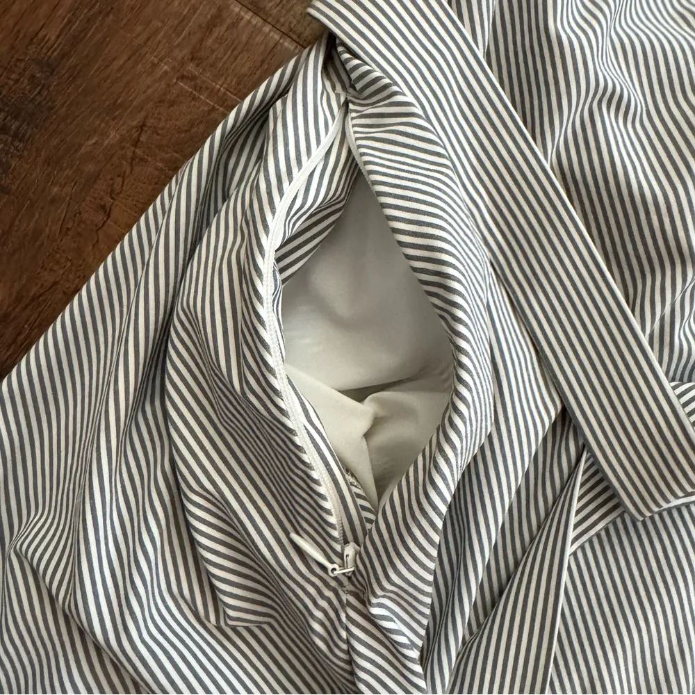 ATHLETA grey/white stripe wrap dress, plus size 2X - Image 11