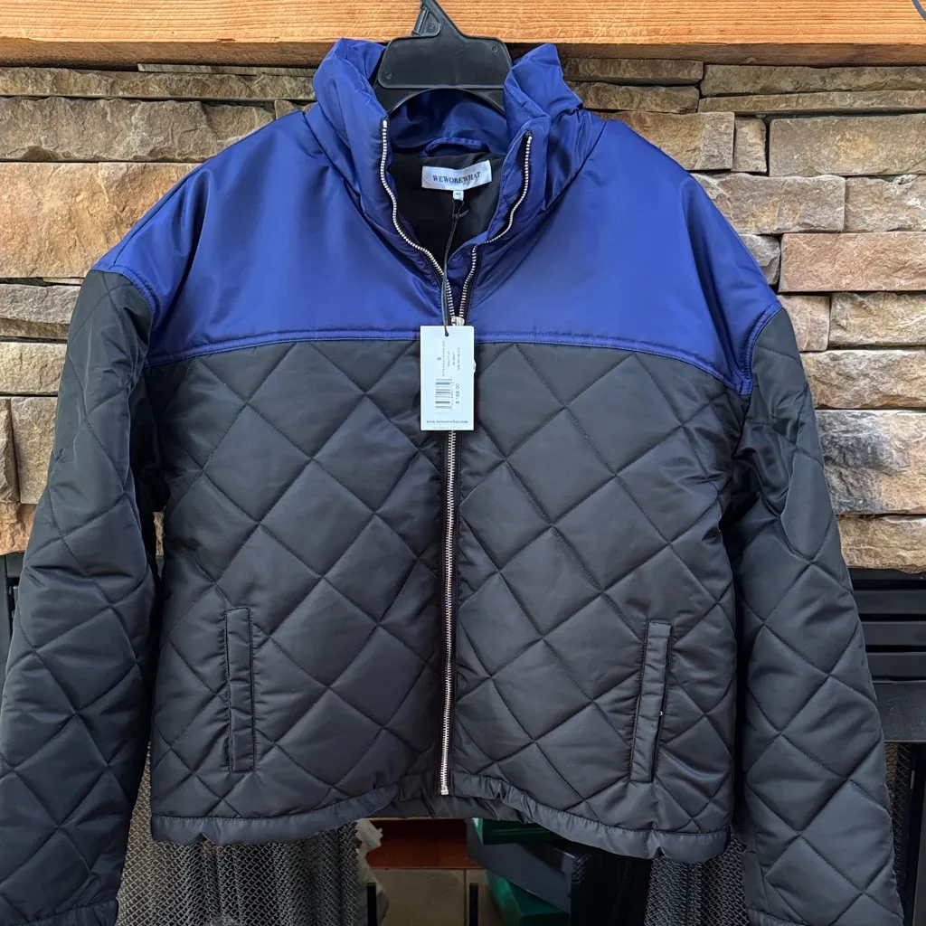 NWT WeWoreWhat Quilted Puffer Jacket - Black and Navy Blue colorblock ski - Image 2