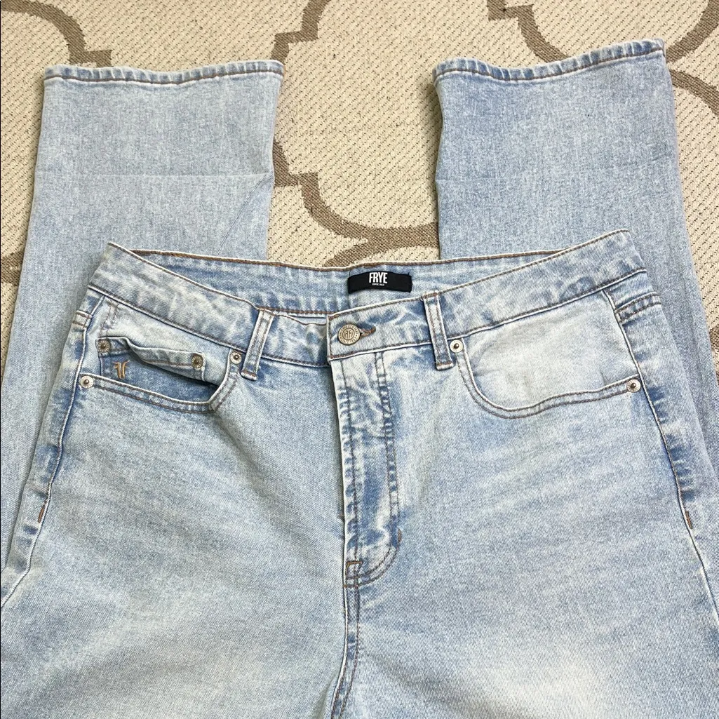 Frye high waisted straight leg Cuffed Crop light blue Jeans (1859395),size 10 - Image 4