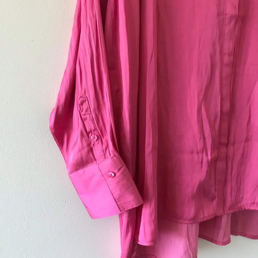 Old Navy Long Sleeved Satin Pink Button Down Top, NWT - Image 4