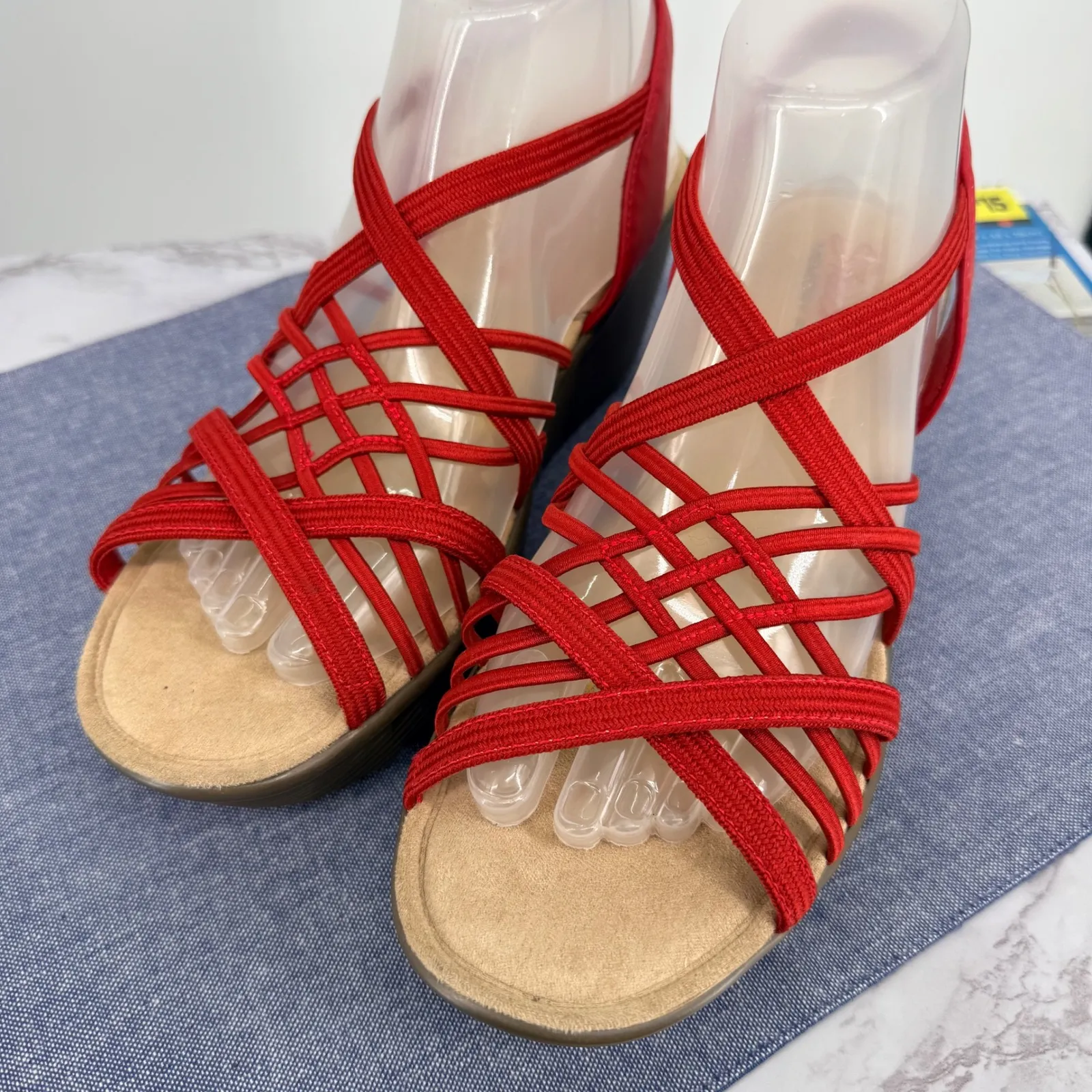 Skechers Parallel Crossed Wires Women
7.5 Red Wedge Sandals Memory Foam Strappy - Image 6