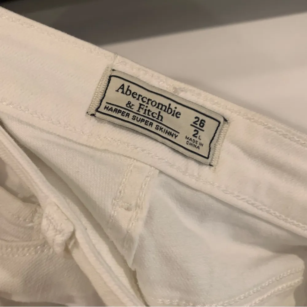 Abercrombie & Fitch Harper Super Skinny White Denim Distressed Jeans Size 26 - Image 8