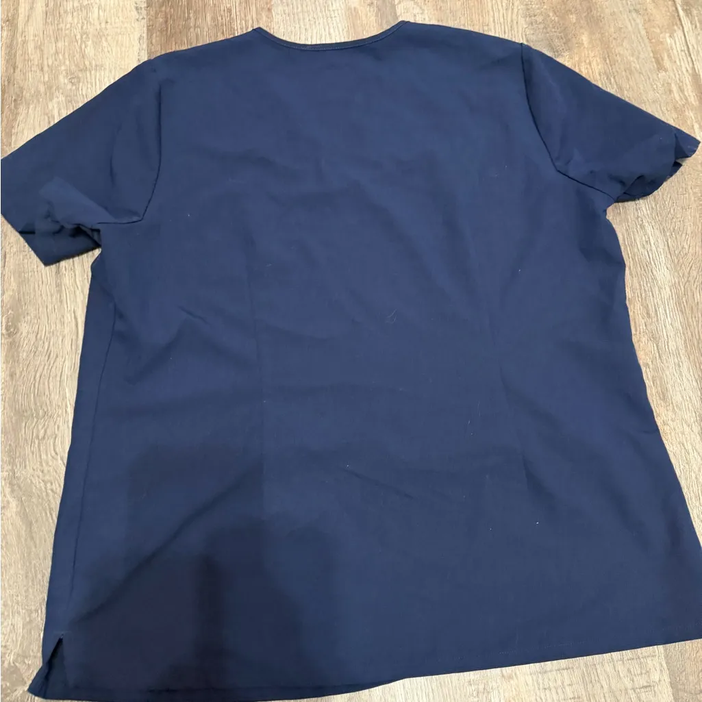 Figs scrub top - Image 4