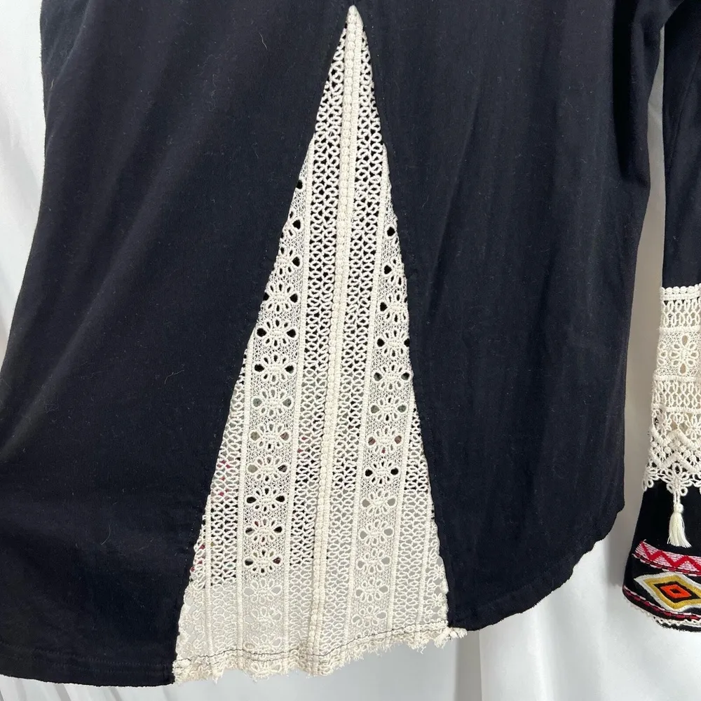 Judith March Top Black Boho Top Tassels Embroidered Crochet Bell Sleeve Large - Image 4