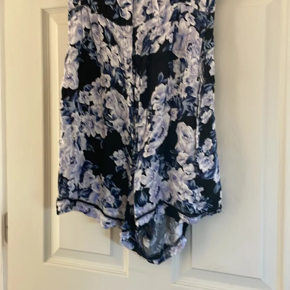 Mink pink Floral romper Size Small - Image 3