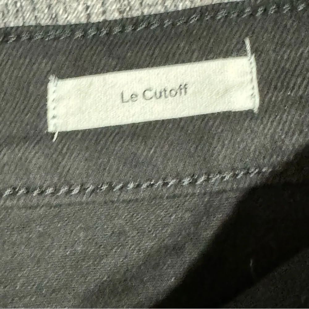 Frame Le Cutoff Black Denim Shorts - Image 6