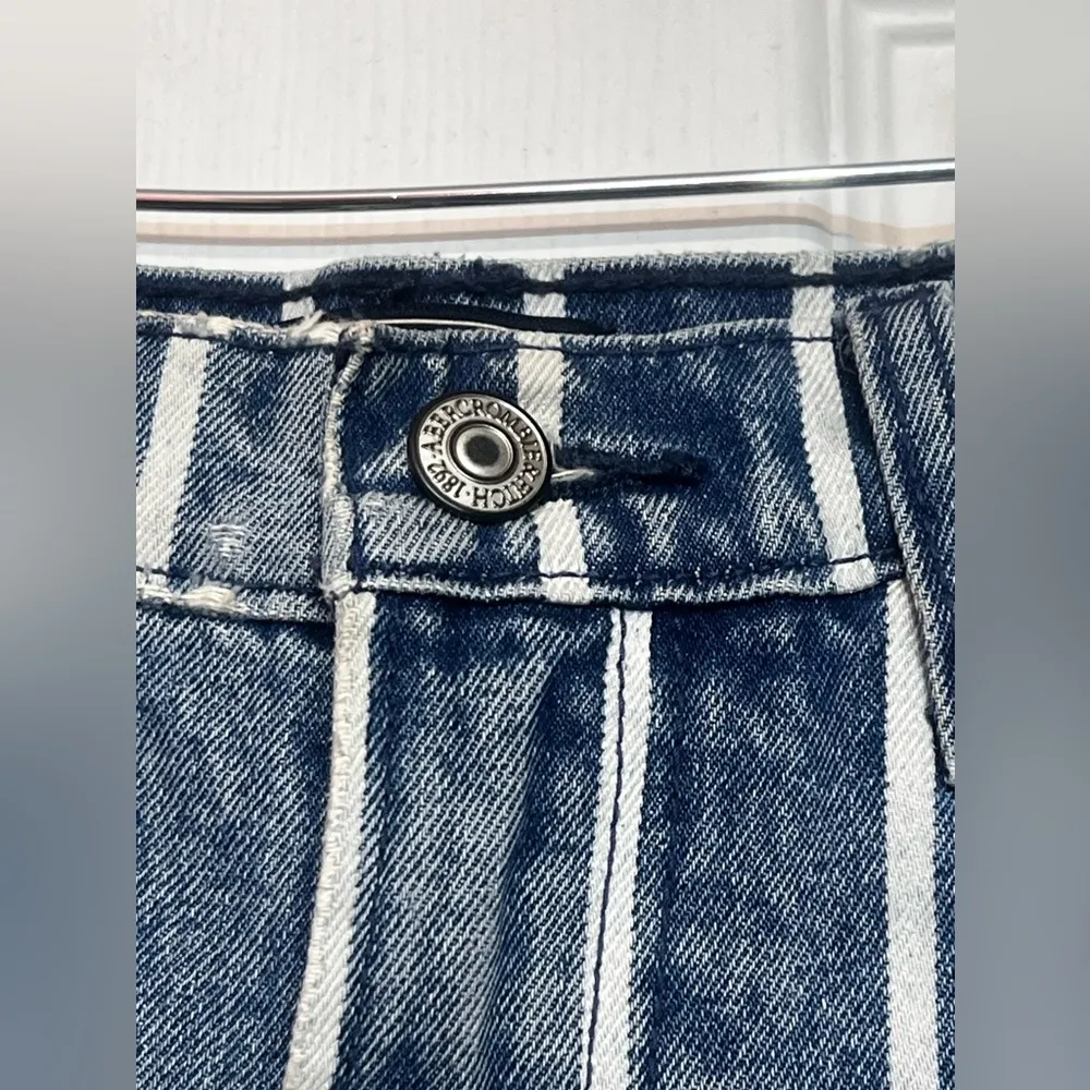 ABERCROMBIE & FITCH ANNIE striped High Rise Shorts - Image 7