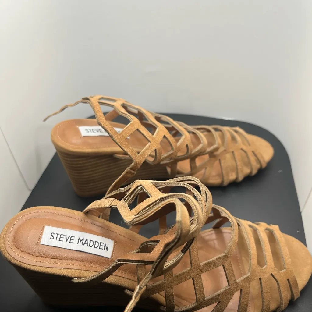 Steve Madden Honeycomb Tan Heels - Image 7