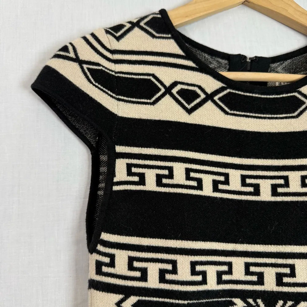 Alice & Olivia - Black & White Aztec Print Dress W/ Flared Hem Sz XS - Image 8