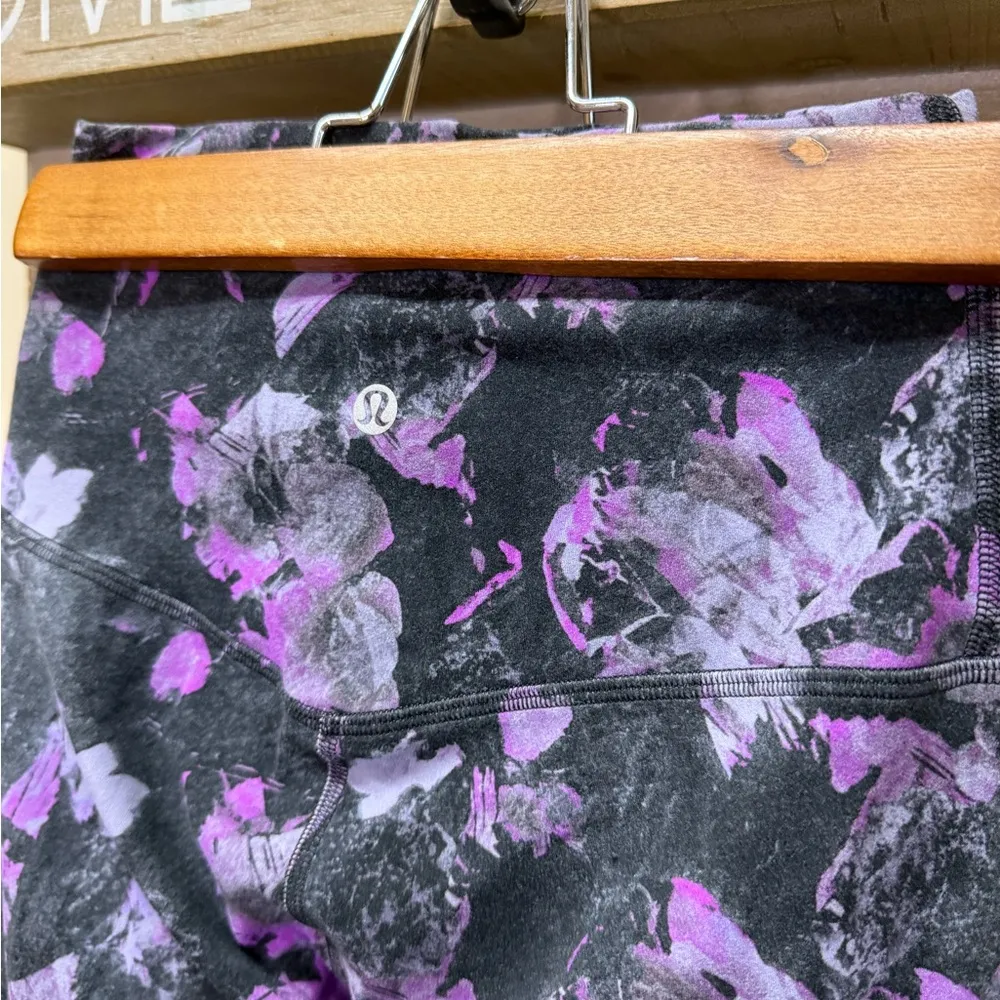 Lululemon Purple Black Floral Patterned Leggings - Image 5