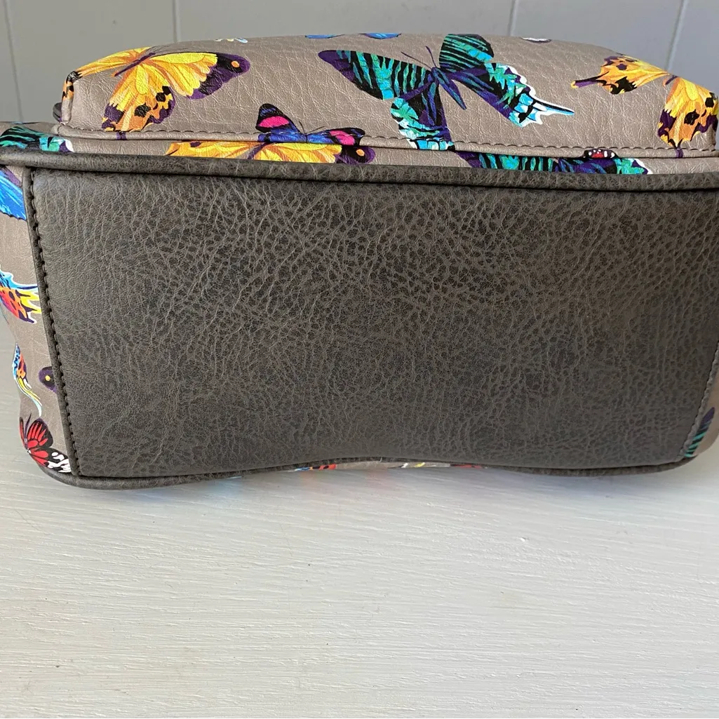 NWT MultiSac Butterfly Backpack Purse Gray with multicolored beautiful accents - Image 5