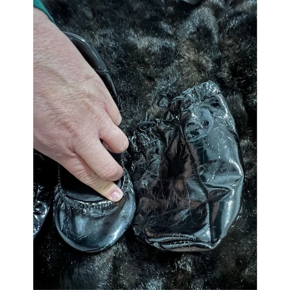 Gap black Fold Up Ballet Flats Sz 9 patent faux leather with bag to carry - Image 2