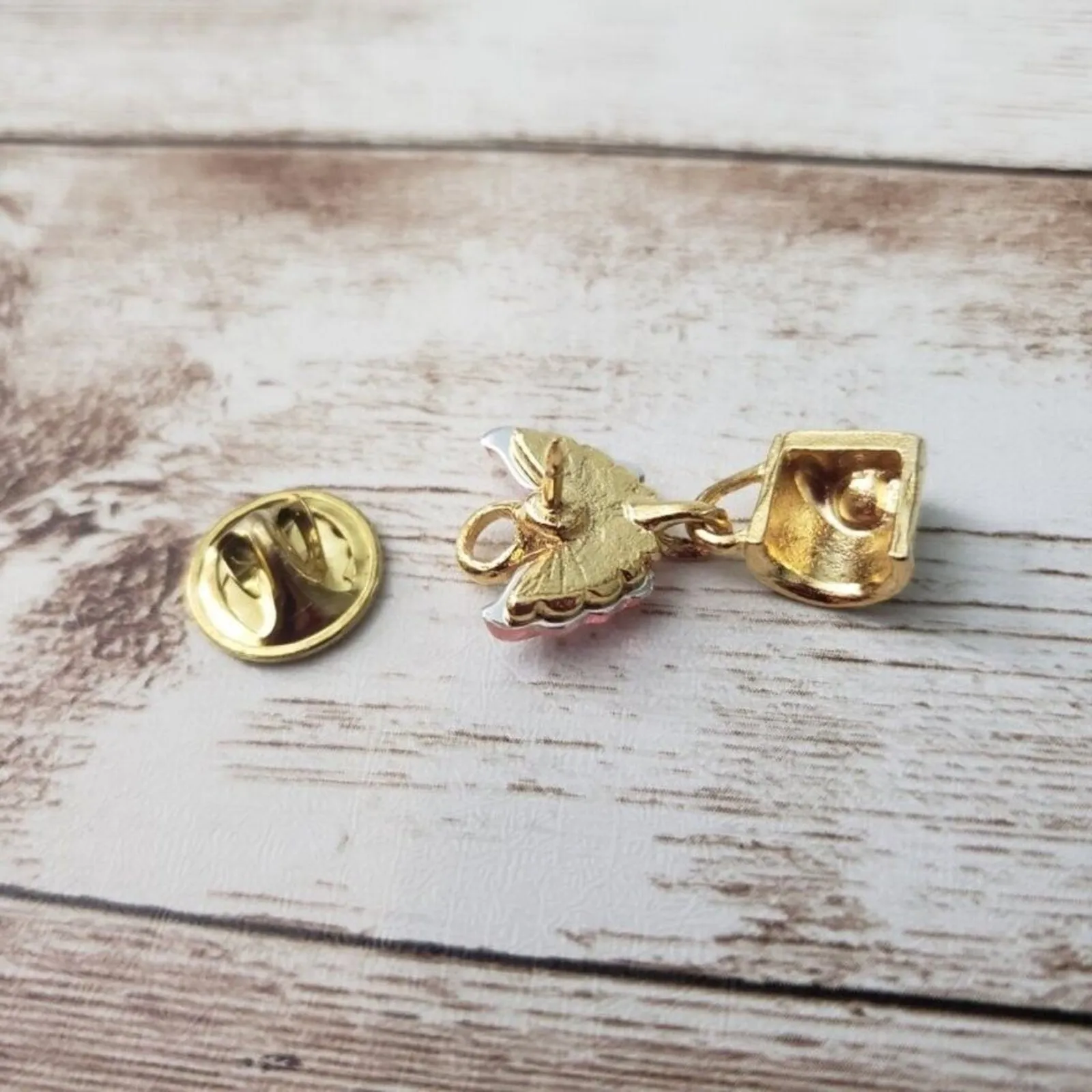 Pin / Brooch Gold Tone Angel with Pink Wings Carrying "Baby" Carrier - Image 4