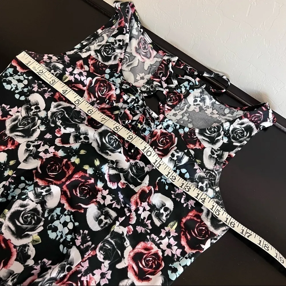 Hot Topic skulls and roses pinup keyhole back mini dress, stretchy, black,SM - Image 11
