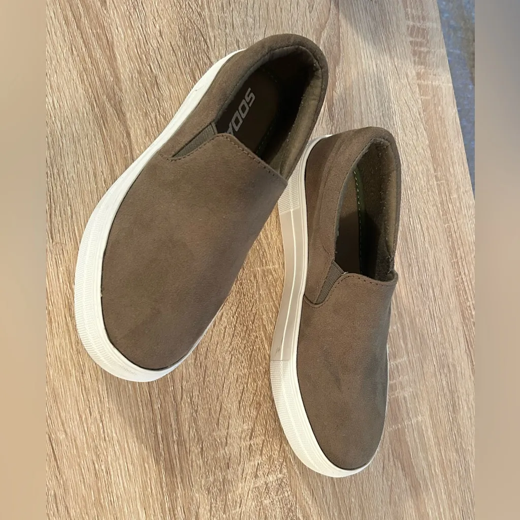 Soda  Size 6 Slip-on Suede Shoes 👟 Bundle - Image 4