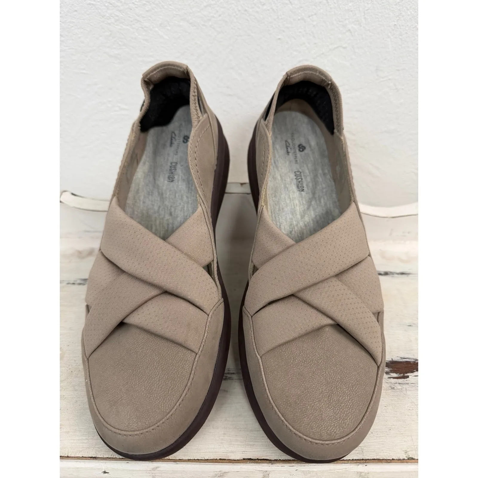 Clarks‎ Cloudsteppers Cushion Soft Slip On Shoes Taupe Beige Women's 8 - Image 2