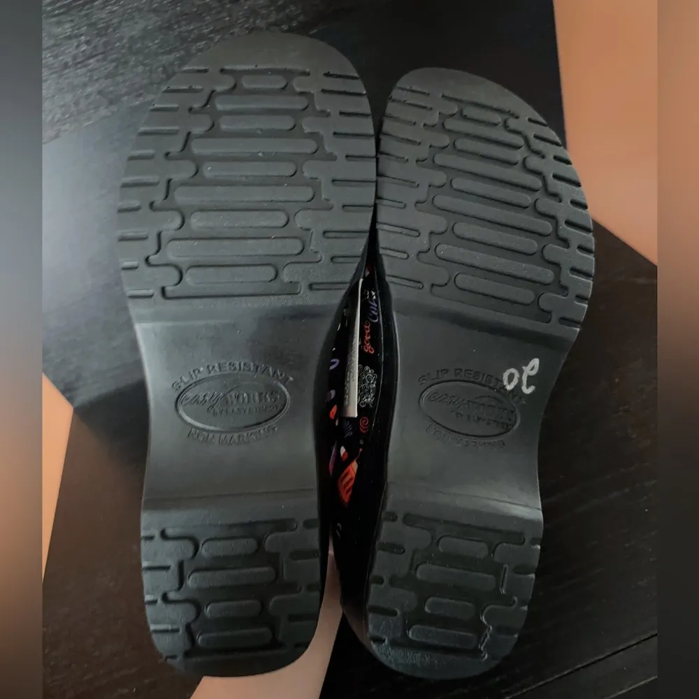 Slip resistant easy works by easy street non marking - Image 7