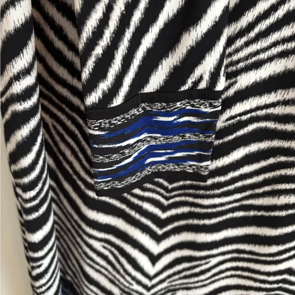 Michael Kors Black and White Zebra Long Sleeve Dress w/blue accent, sz Large - Image 4